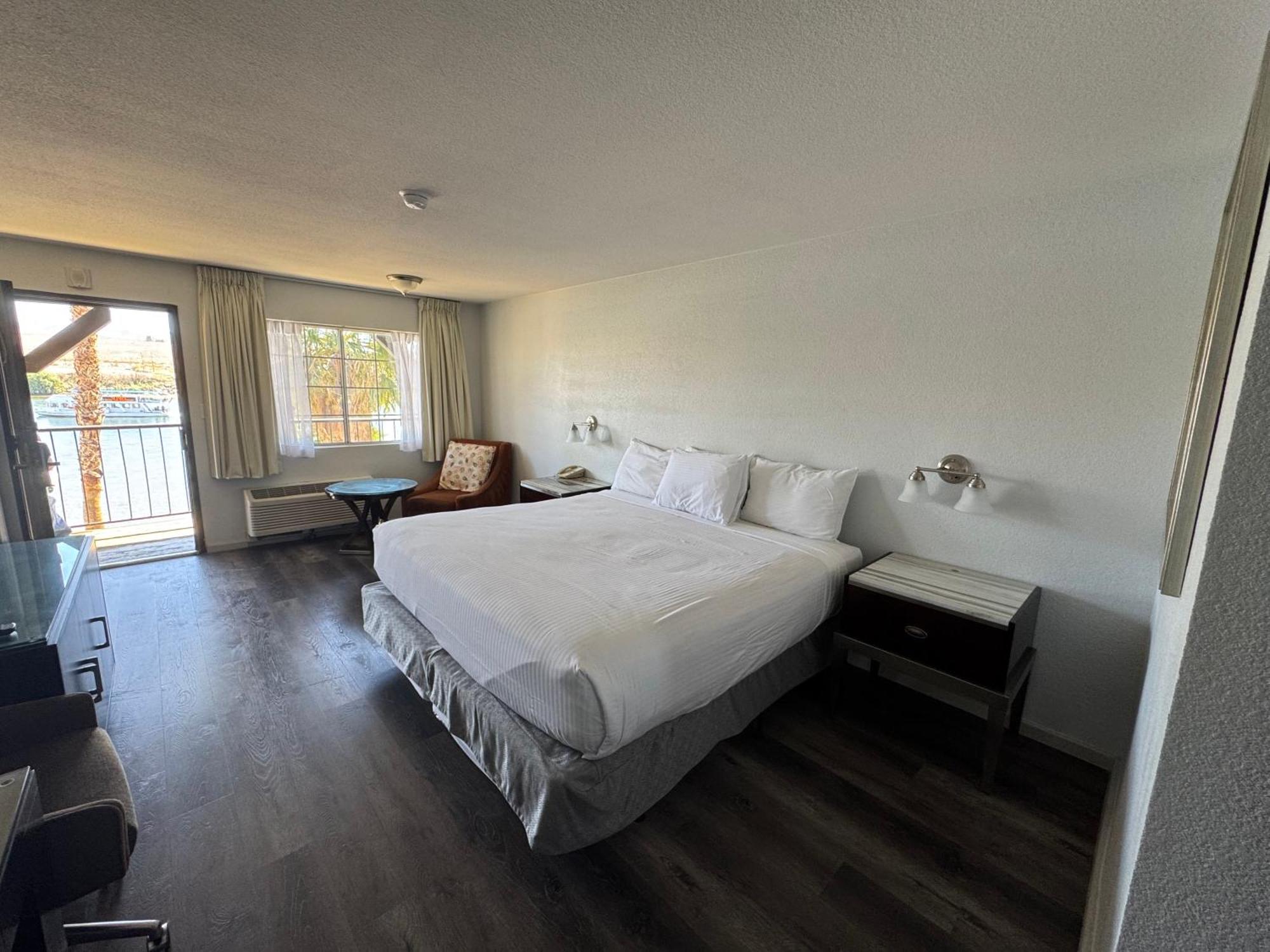 ไพโอเนียร์ โฮเต็ล แอนด์ แกลมบิง ฮอลล์ Hotel ลาฟลิน ภายนอก รูปภาพ