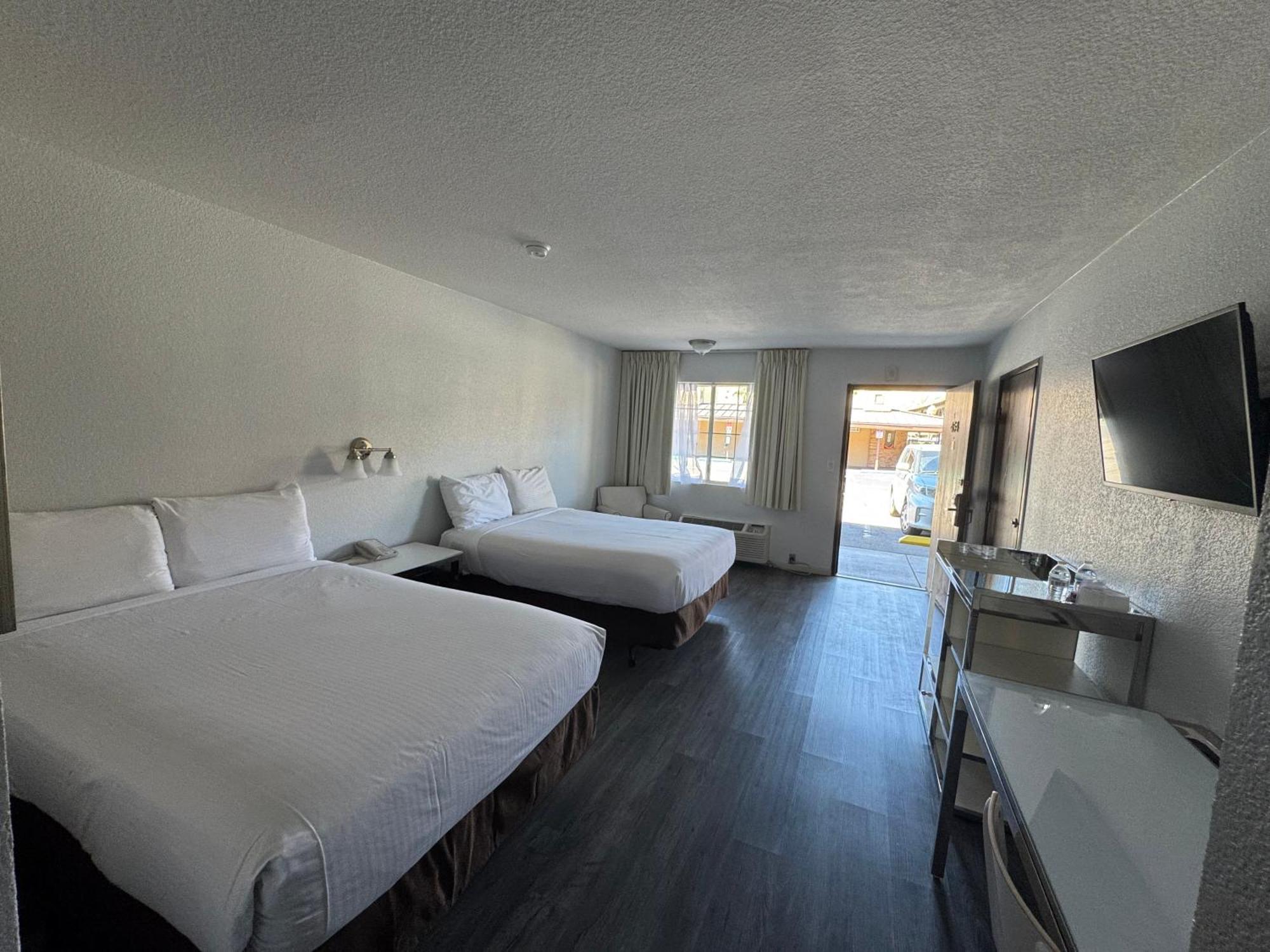ไพโอเนียร์ โฮเต็ล แอนด์ แกลมบิง ฮอลล์ Hotel ลาฟลิน ภายนอก รูปภาพ